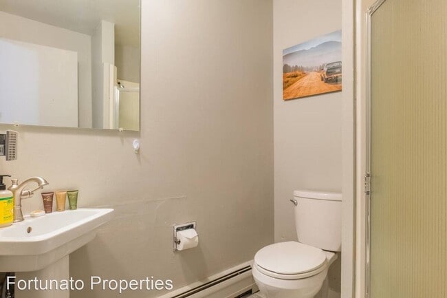 Building Photo - 3 br, 4 bath House - 867 Airport Road Unit 10