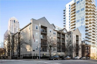 Building Photo - 1075 Peachtree Walk NE