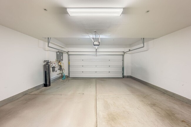 Building Photo - 232 Keeper