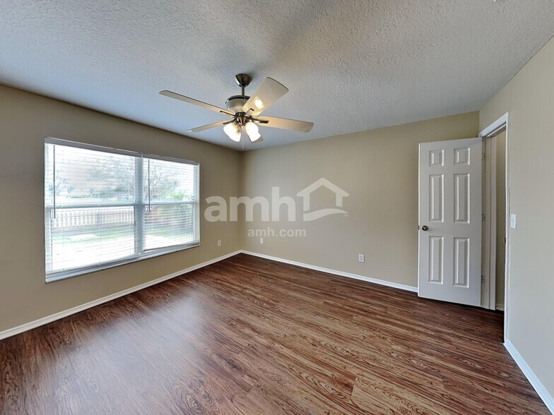 Building Photo - 11813 Colyar Ln