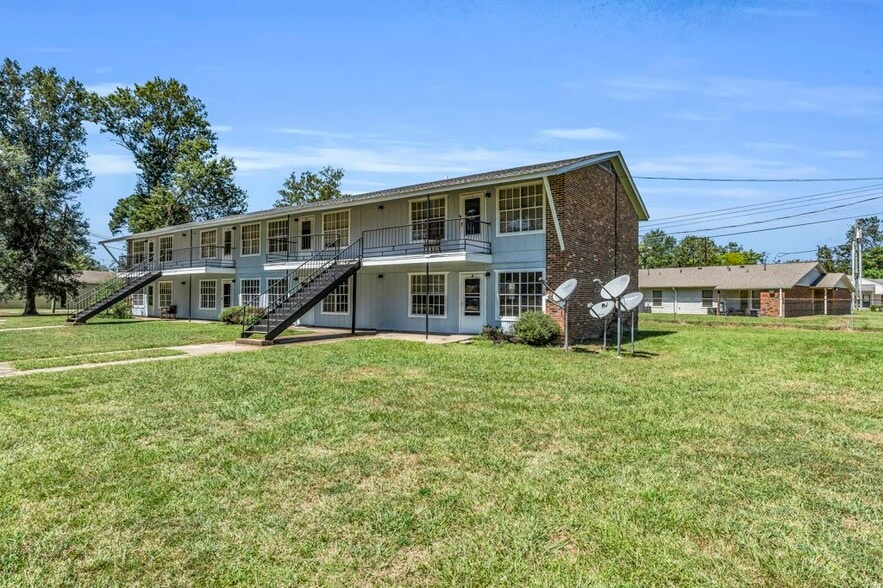 Building Photo - 501 Brooks Rd