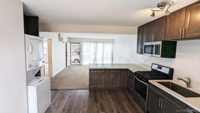 Building Photo - 4905 Iroquois Ave