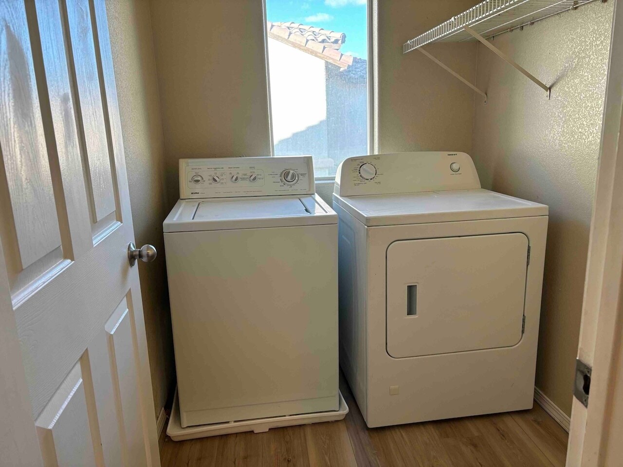 Building Photo - 5989 Banbury Heights Way