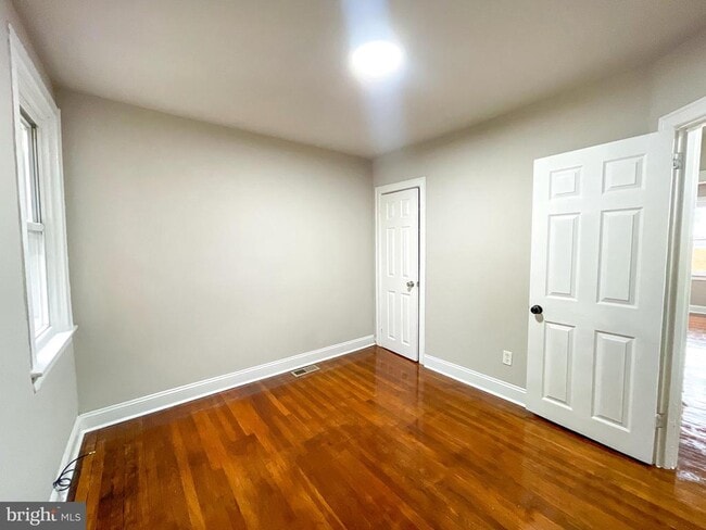 Building Photo - 6818 Wyncote Ave