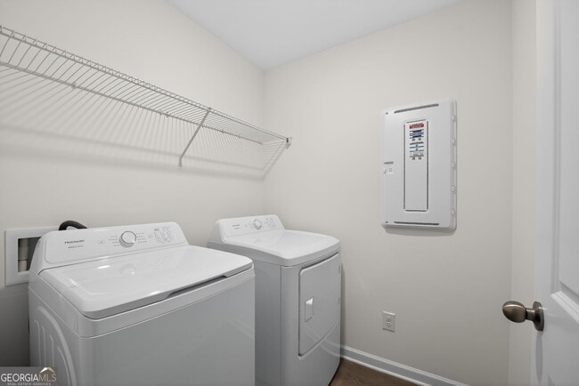 Building Photo - 140 Hazel Dr