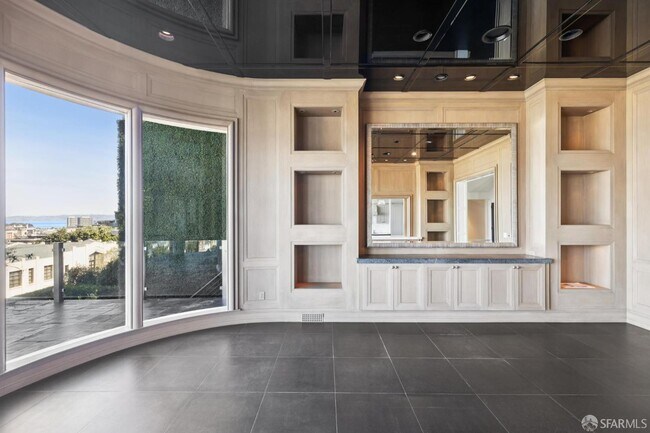 Building Photo - 2336 Broadway