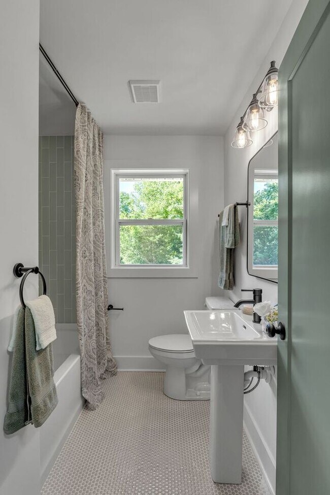 Building Photo - Secluded Remodeled Madison House