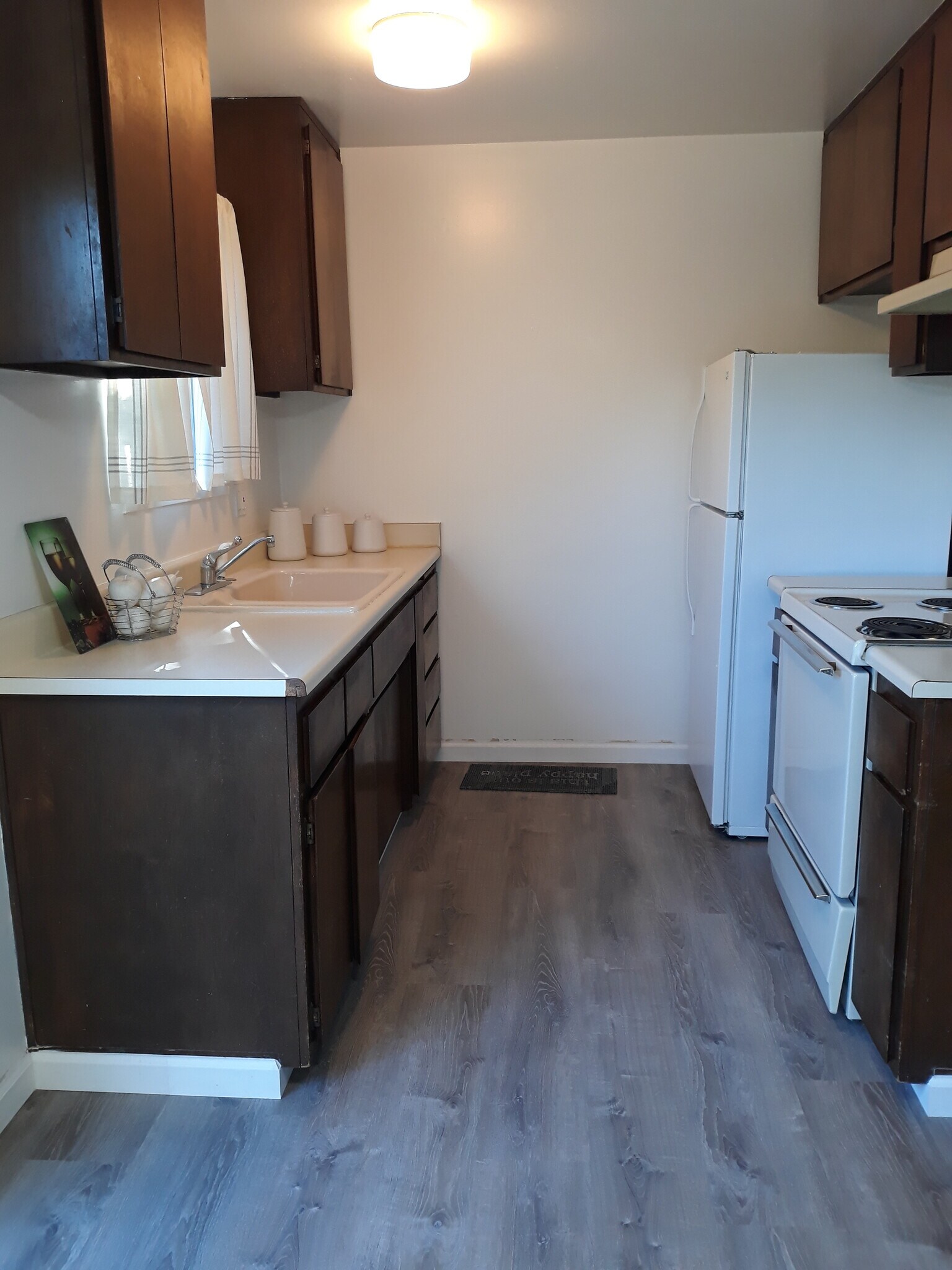 Building Photo - 1530 Valle Vista Ave