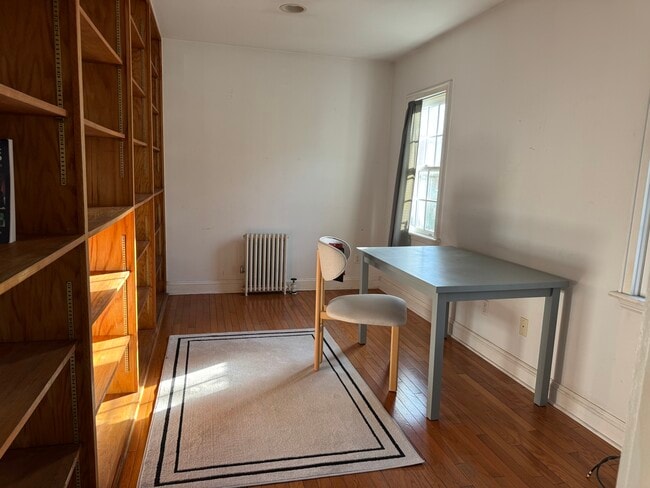 Building Photo - 15 W Parish Rd