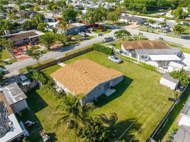 Building Photo - 10241 Dominican Dr