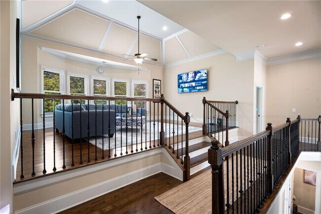 Building Photo - 6552 Long Acres Dr