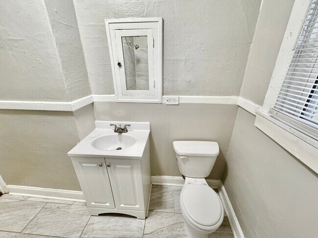 Building Photo - 3219 Carnes Ave