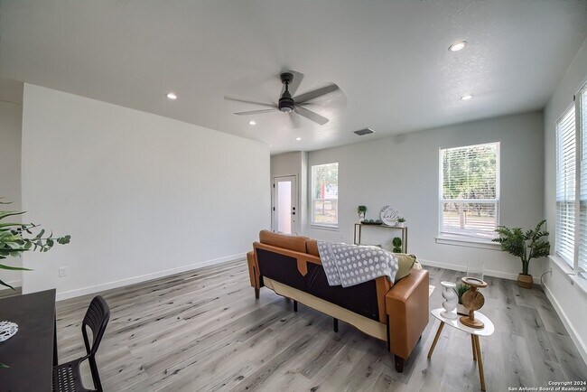 Building Photo - 2066 Dry Creek