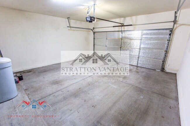 Building Photo - 3522 S 81st Dr