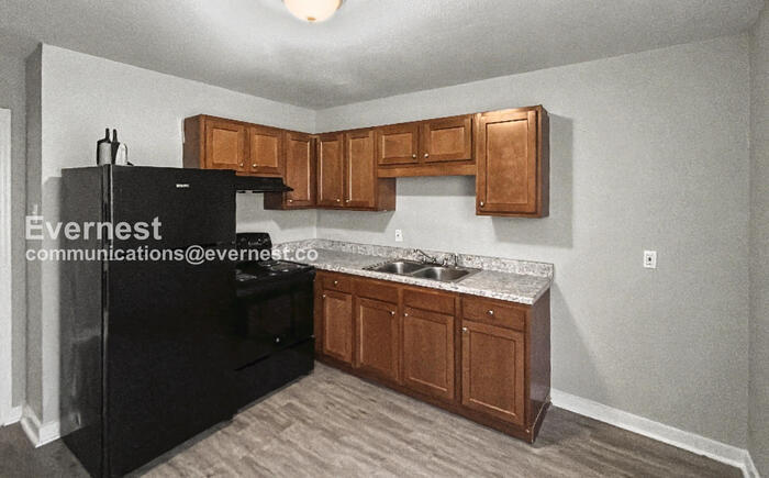 Building Photo - 1012 4th Ave W