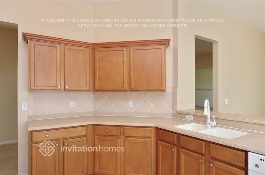 Building Photo - 6034 39th Ct E