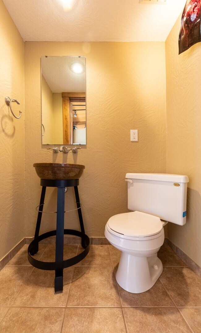 Building Photo - Large One Bedroom One and half bath Loft A...