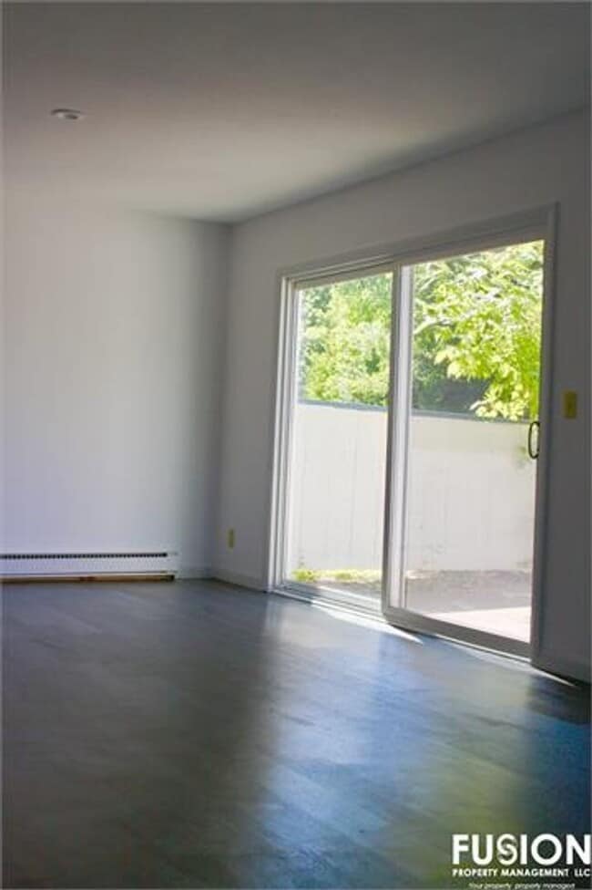 Building Photo - Bright 2-Bedroom Home Near Oakledge Park w/Pool!
