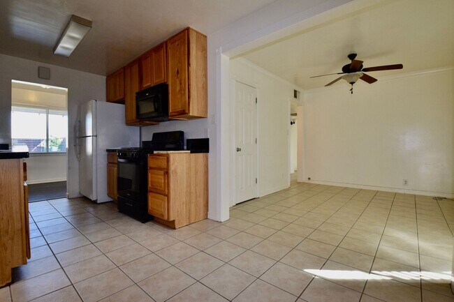 Building Photo - Cute 3 bedroom 2 bath Mesa home!