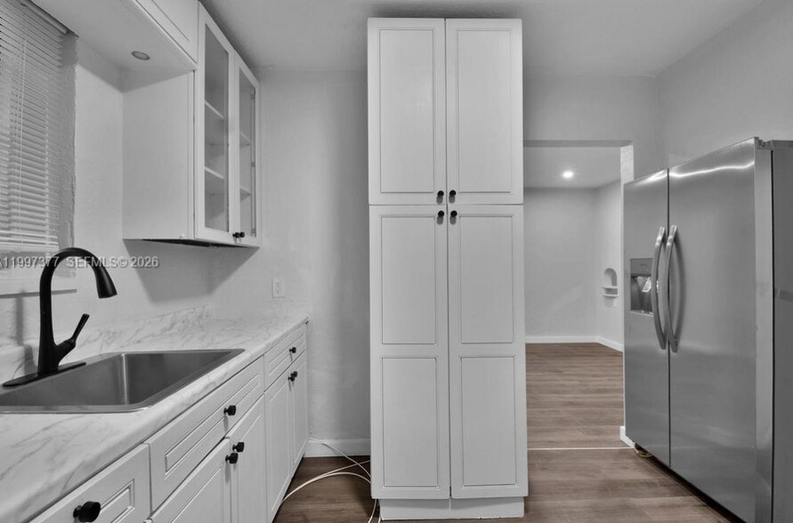 Building Photo - 547 NW 49th St