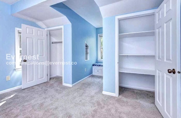 Building Photo - 17 Autumn E