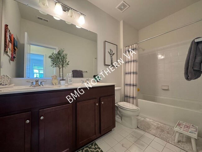 Building Photo - 25459 Byrnes Crossing Dr