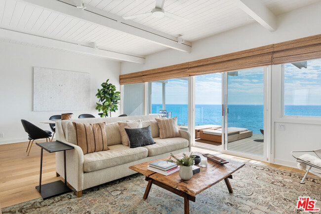 Building Photo - 27070 Malibu Cove Colony Dr