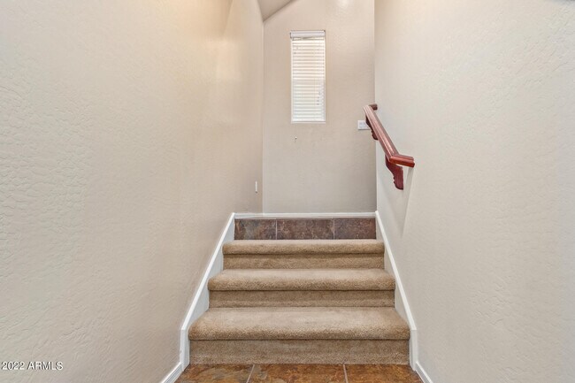 Building Photo - 2948 N Evergreen St