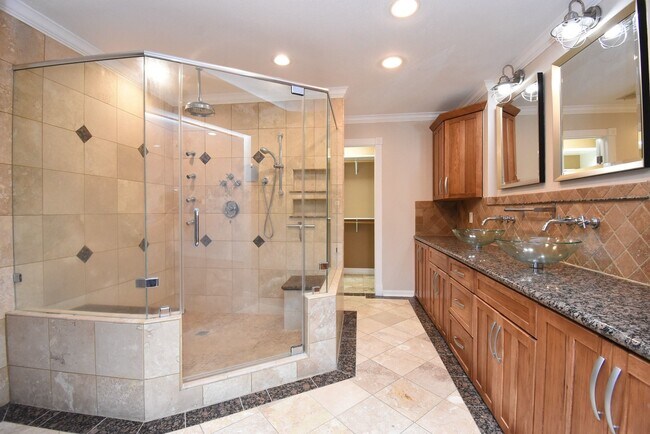 Building Photo - 21106 Park Mt Dr