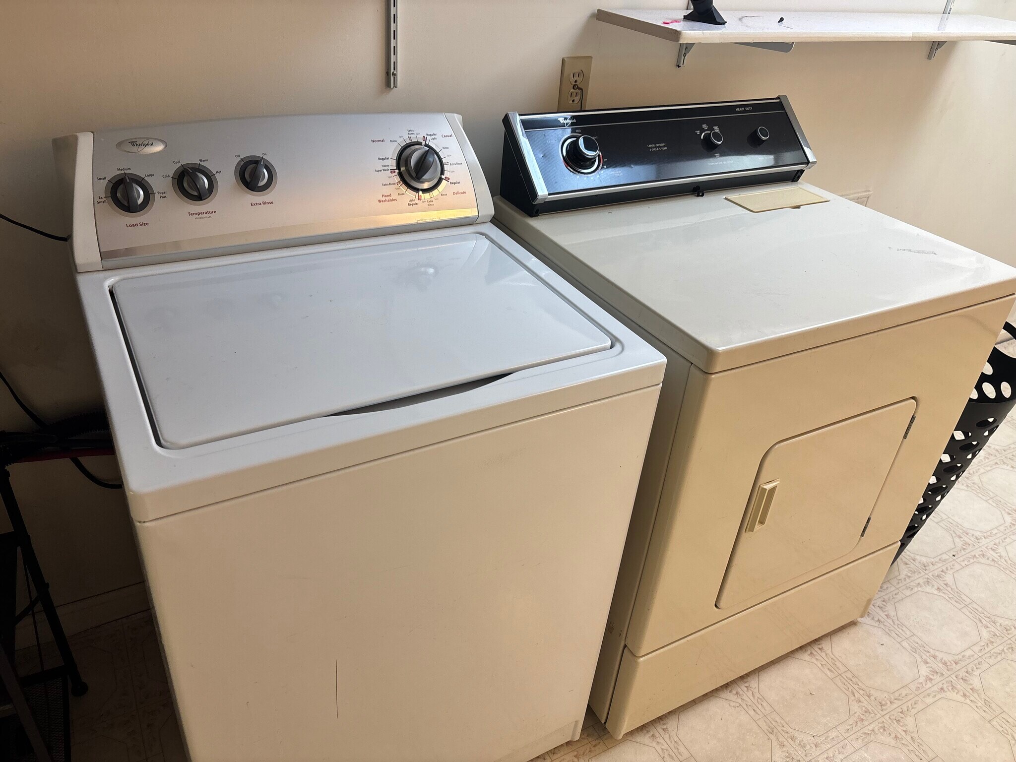 Building Photo - 4331 Sadie Ln