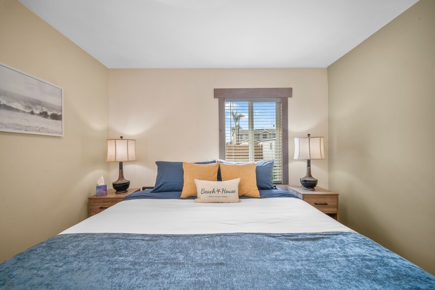 King Bed - 964 13th St