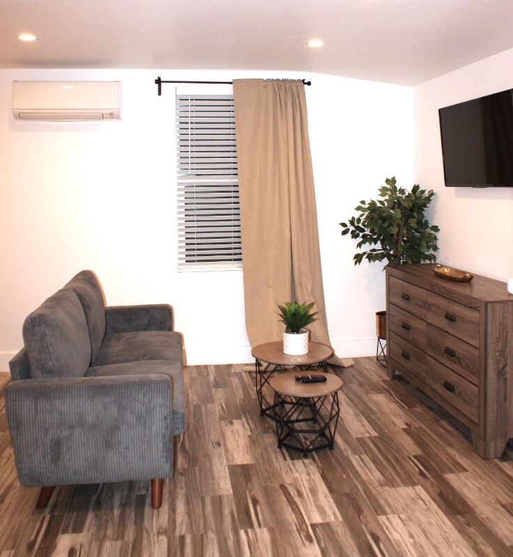 Building Photo - 7065 Aura Ave