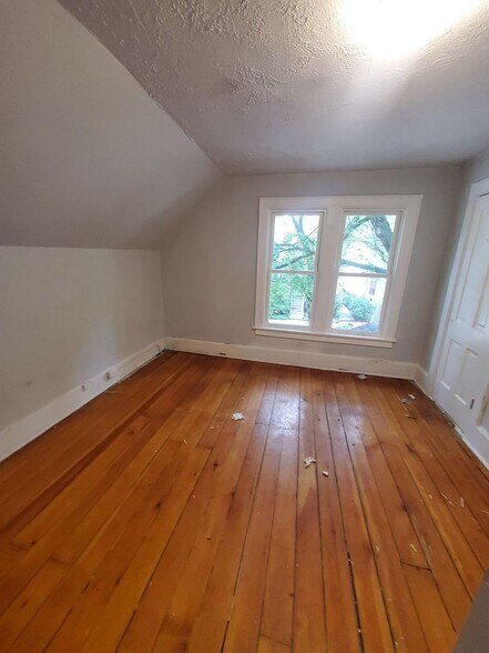 Building Photo - 1116 E Hamilton St