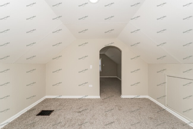 Building Photo - 3163 Lincoln St