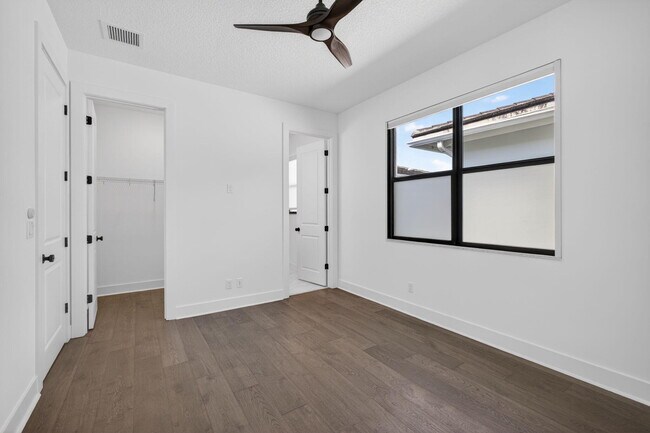 Building Photo - 4025 Faraday Wy
