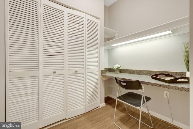 Building Photo - 2791 Centerboro Dr