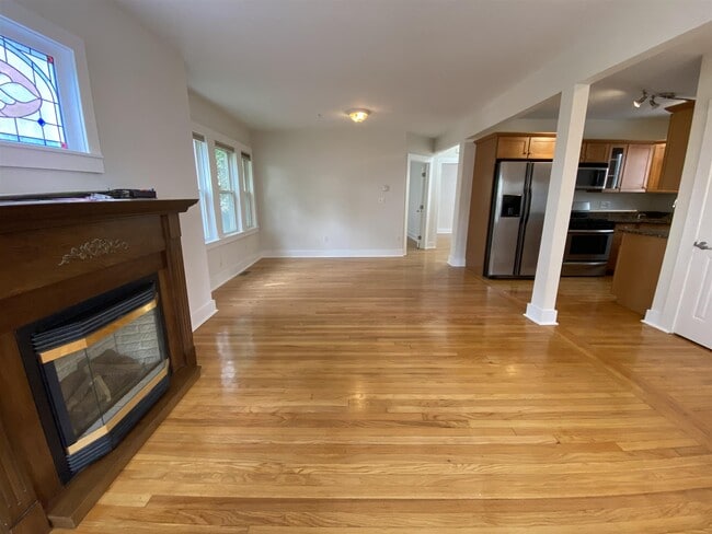 Building Photo - 8 Silvey Pl