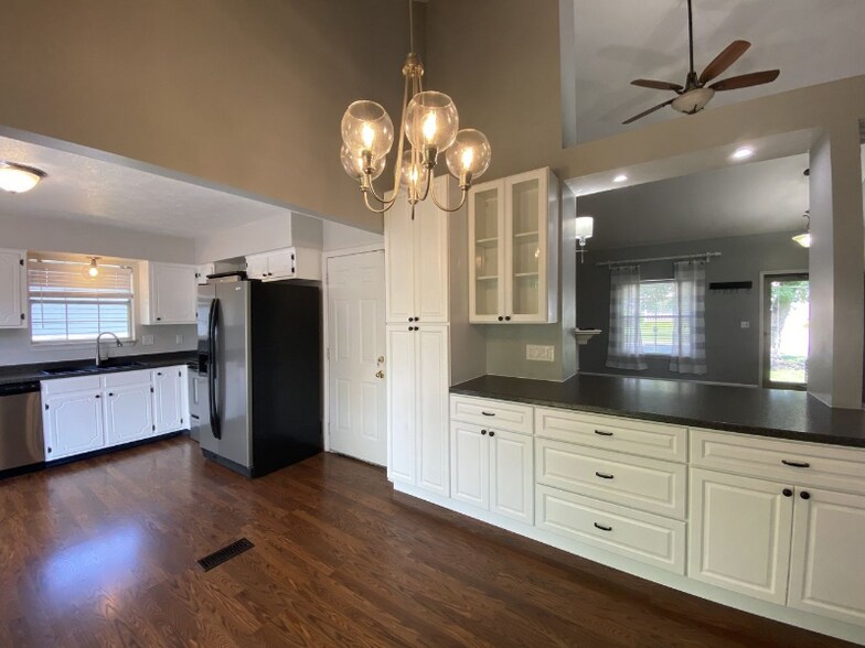 Building Photo - 141 Agee Cir E