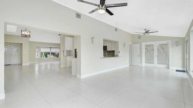 Building Photo - 1412 NE 53rd Ct