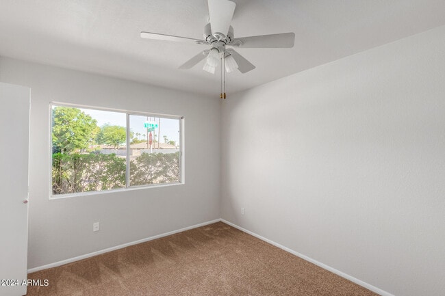 Building Photo - 1835 E Yale Dr