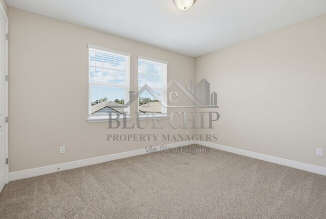 Building Photo - 1213 Pampus Dr
