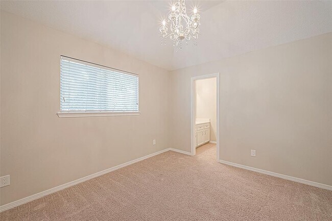 Building Photo - 13135 Finch Brook Dr