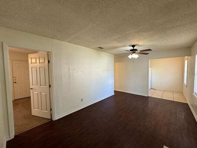 Building Photo - 1301 Franz Dr