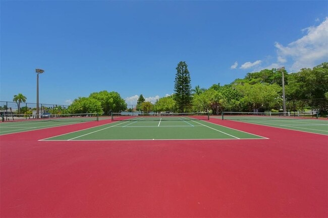 Building Photo - 614 Gladstone Ln