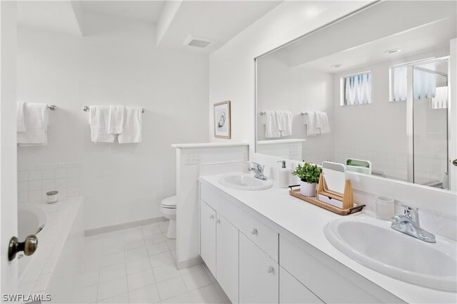 Building Photo - 784 Willowbrook Dr