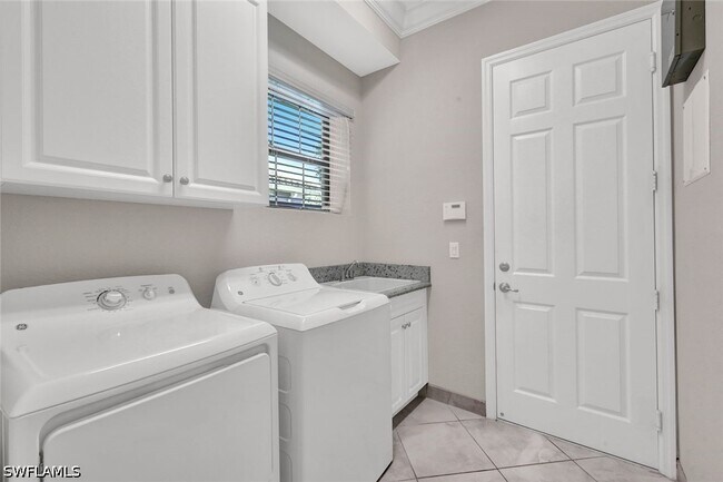 Building Photo - 13423 Silktail Dr