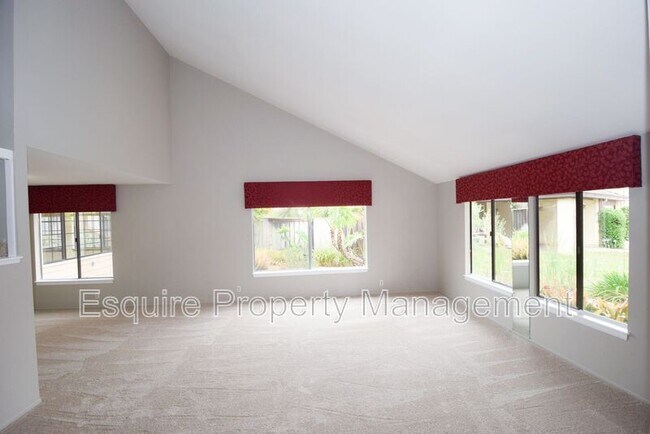 Building Photo - 887 Yearling Ct
