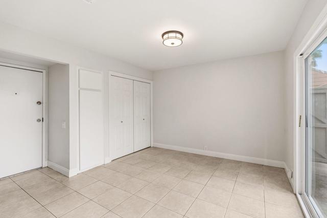 Building Photo - 10575 Caminito Glenellen