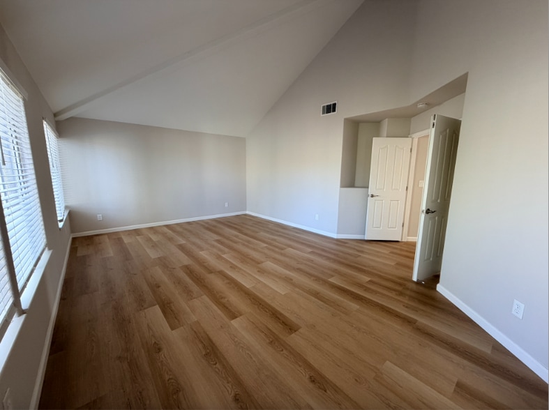 Building Photo - 317 Winged Terrace