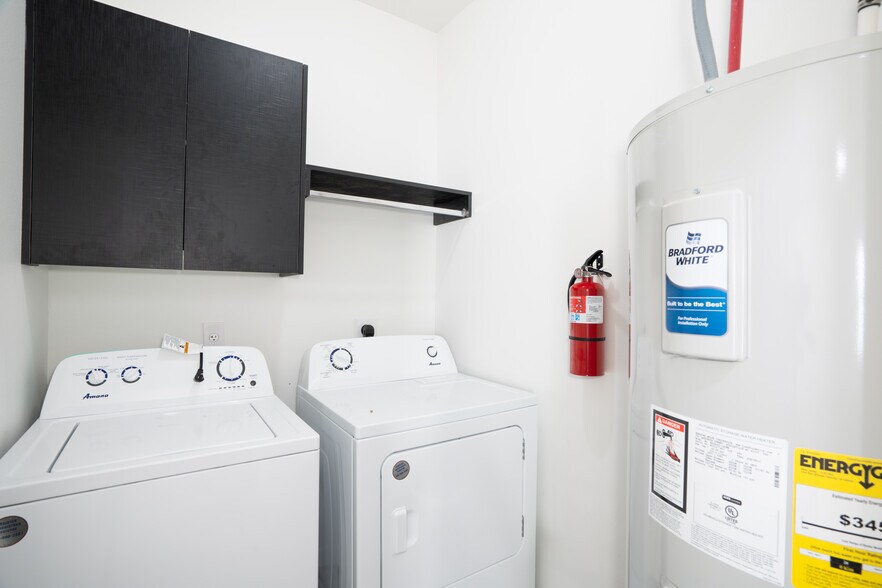 Building Photo - 12509 N 40th St